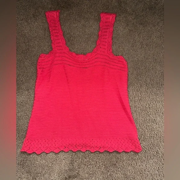 FREE ASSEMBLY CROCHET TANK TOP - SiZE SMALL - Picture 7 of 7